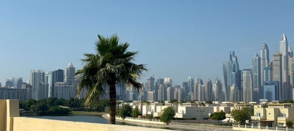 Вилла с 4 спальнями в The Lakes, ОАЭ № 113607 21