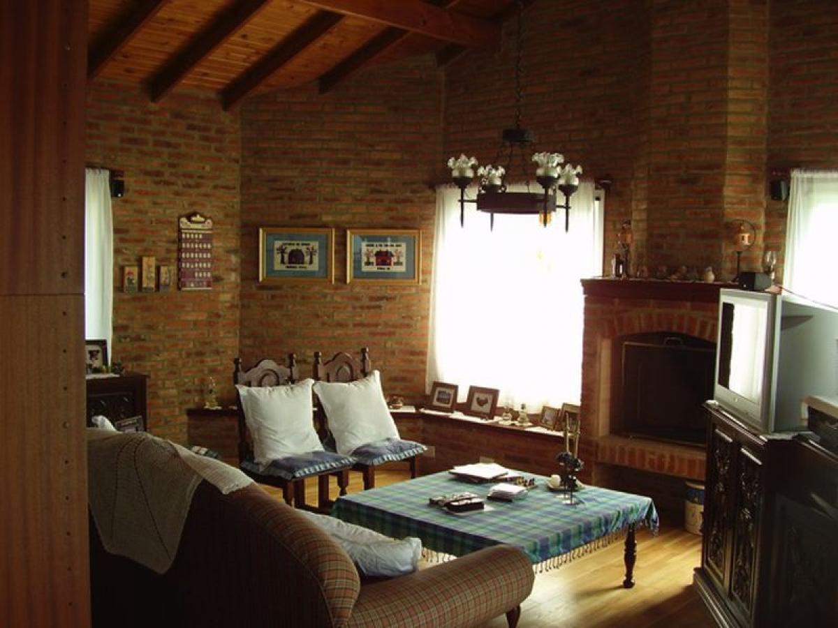4 bedrooms House in Pilar, Argentina No. 84460