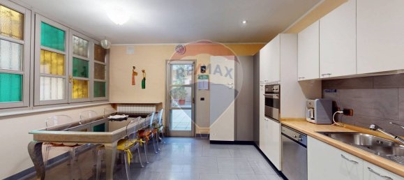 4 rooms Apartment in Turin, Italy No. 7896 15