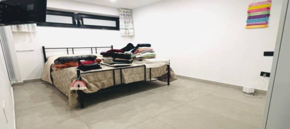 4 bedrooms Villa in Giugliano in Campania, Italy No. 307784 6