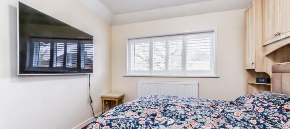 3 bedrooms House in New Addington, United Kingdom No. 8100 17