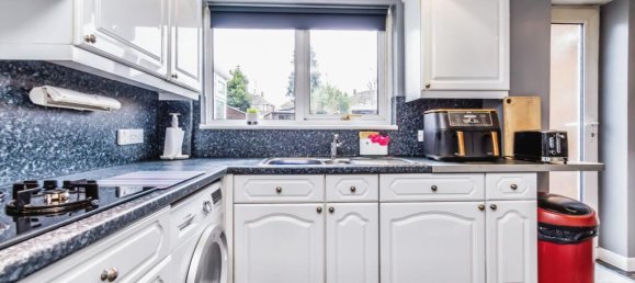 3 bedrooms House in New Addington, United Kingdom No. 8100 23