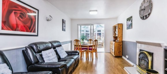 3 bedrooms House in New Addington, United Kingdom No. 8100 3