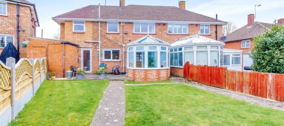 3 bedrooms House in New Addington, United Kingdom No. 8100 9