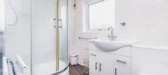 3 bedrooms House in New Addington, United Kingdom No. 8100 8