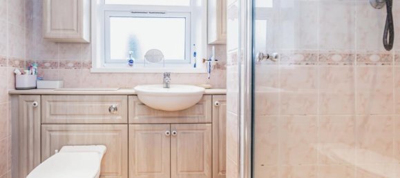 3 bedrooms House in New Addington, United Kingdom No. 8100 12