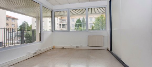 Büro in Roanne, France 323m², Nr. 308788 3