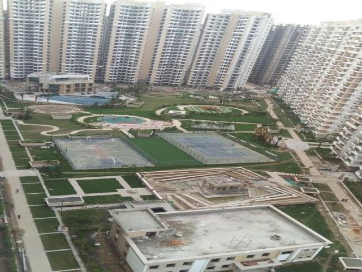 2 bedrooms House in Noida, India No. 64980