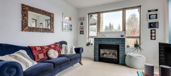 Studio in the Condo in British Columbia, Canada No. 1179 8