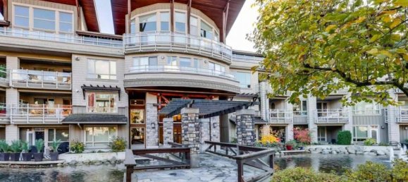 Studio in the Condo in British Columbia, Canada No. 1179 2