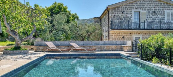 5 bedrooms Villa in Budva, Montenegro No. 354 11