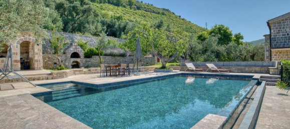 5 bedrooms Villa in Budva, Montenegro No. 354 18