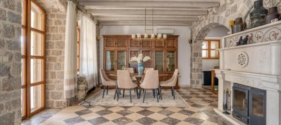 5 bedrooms Villa in Budva, Montenegro No. 354 21