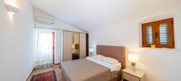 5 bedrooms Villa in Budva, Montenegro No. 354 2