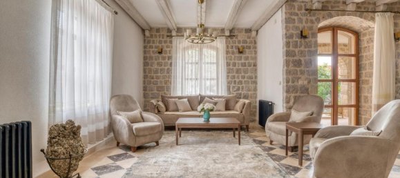 5 bedrooms Villa in Budva, Montenegro No. 354 19