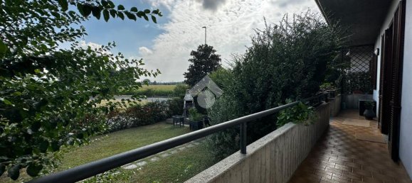 8-salle Villa à Palazzolo sull'Oglio, Italy No. 6551 2