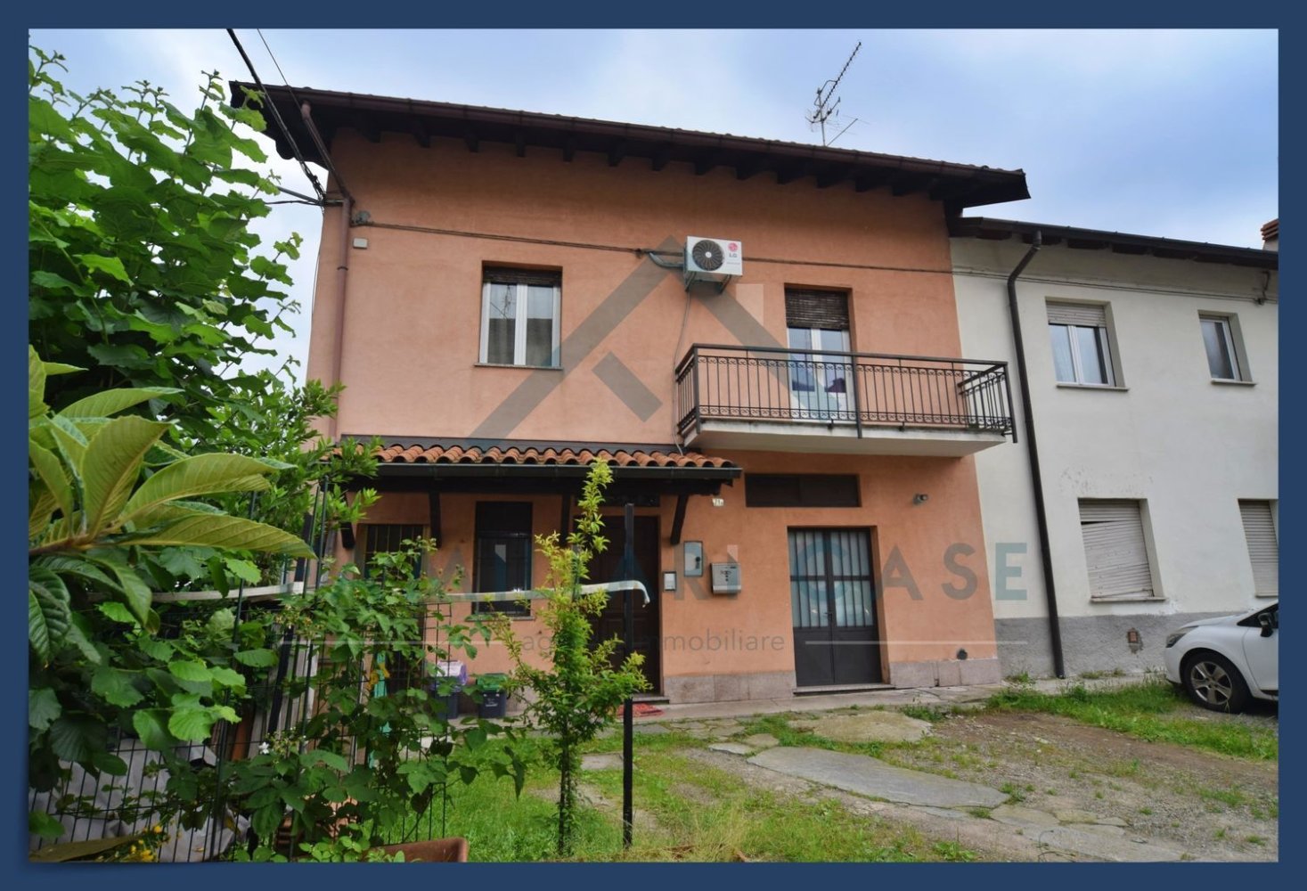 5-Zimmer Haus in Castronno, Italy, Nr. 179211