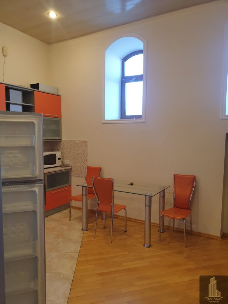 Квартира с 3 спальнями в Насиминский район, Азербайджан № 2380