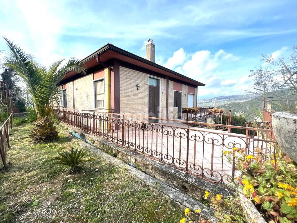 2 غرف نوم منزل في Fontana Liri, Italy رقم 204824