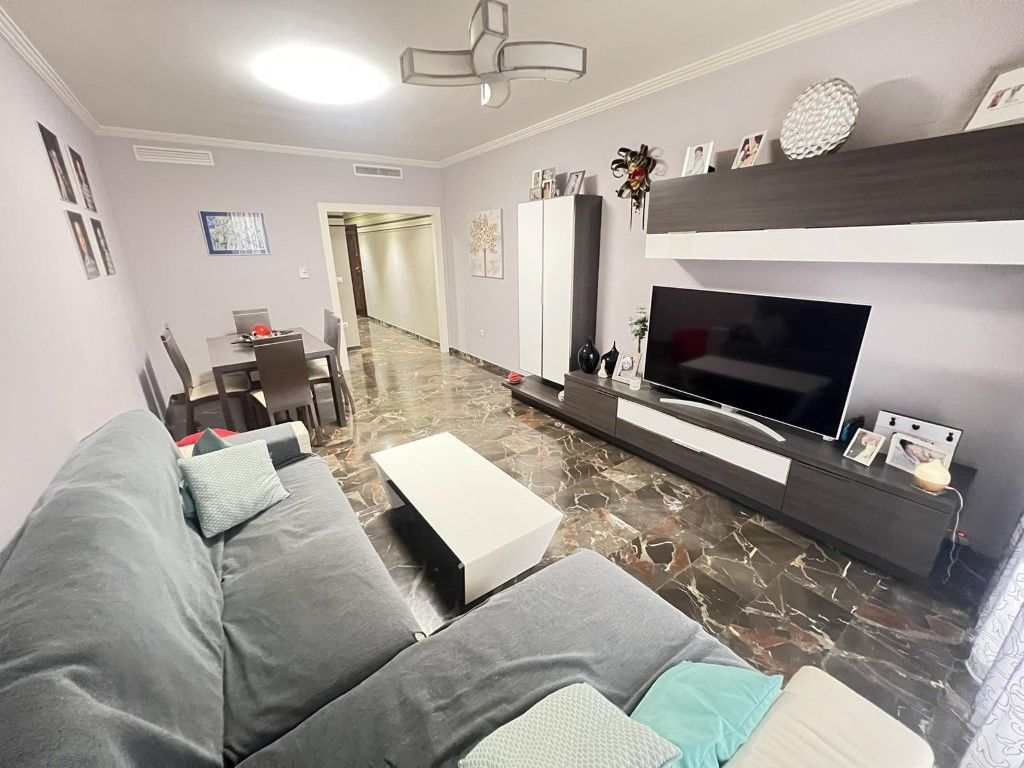 Apartamento de 3 dormitorios en Alzira, Spain No. 135570