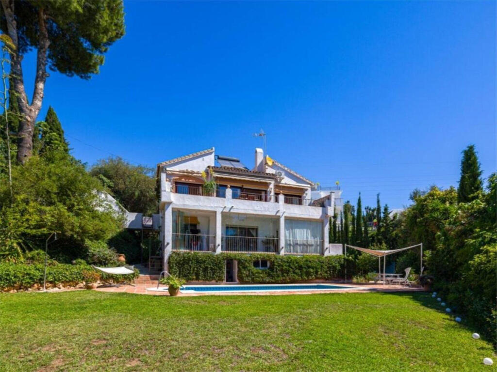 4 bedrooms Villa in Malaga, Spain No. 176212