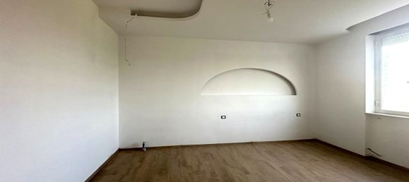 4 غرف نوم شقة في Pescara, Italy رقم 348046 3