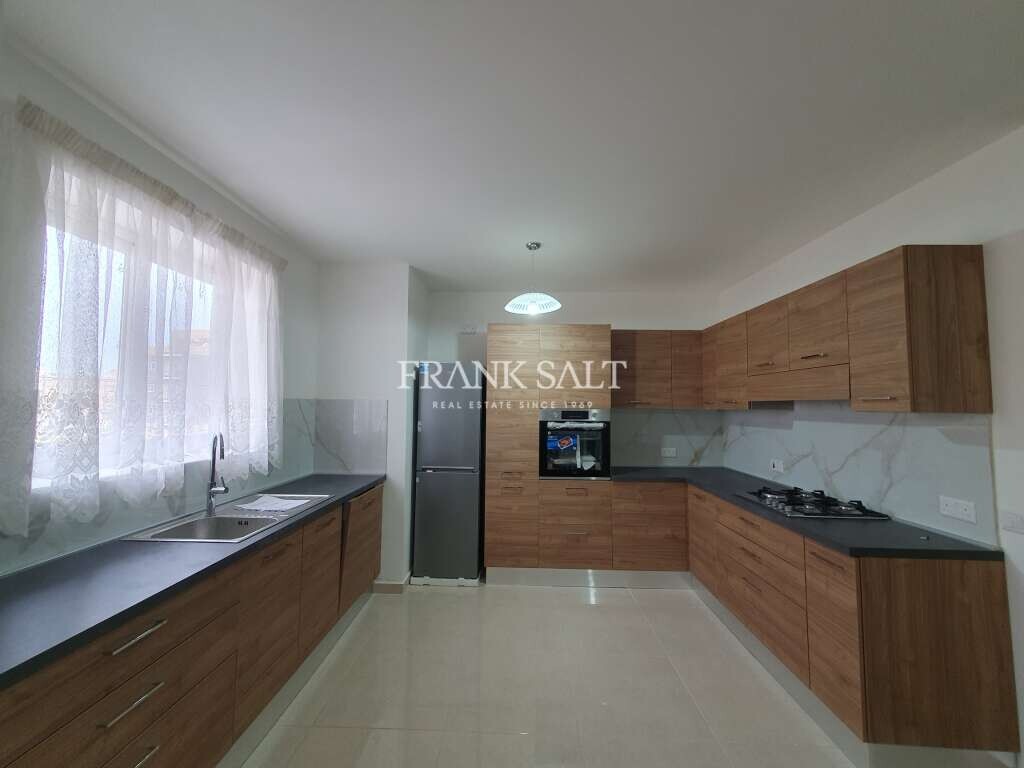 3 bedrooms Apartment in Siggiewi, Malta No. 7561