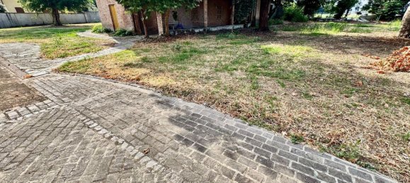 9 rooms Villa in Piacenza, Italy No. 300083 4