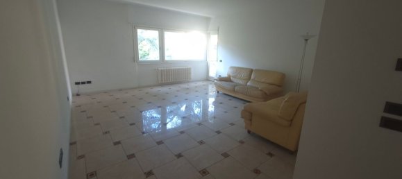 6 rooms Apartment in Trento, Italy No. 167080 3