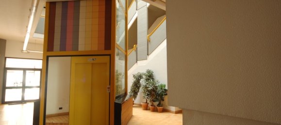 90m² Commercial property in San Benedetto del Tronto, Italy No. 75721 3