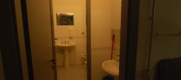 90m² Commercial property in San Benedetto del Tronto, Italy No. 75721 10