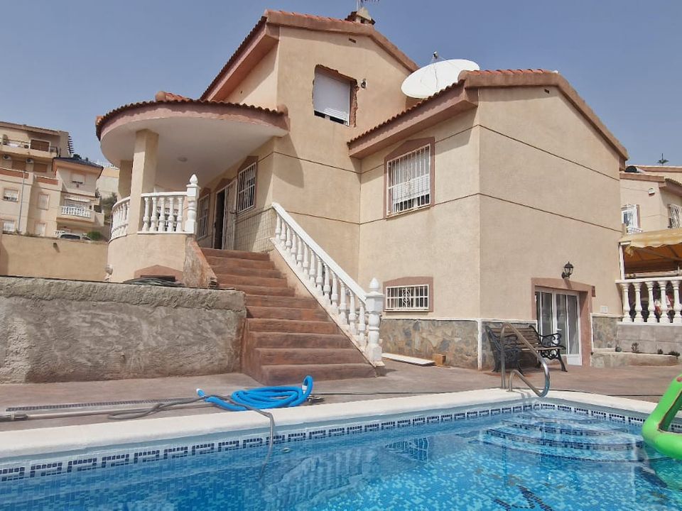 Villa de 3 dormitorios en Ciudad Quesada, Spain No. 201402