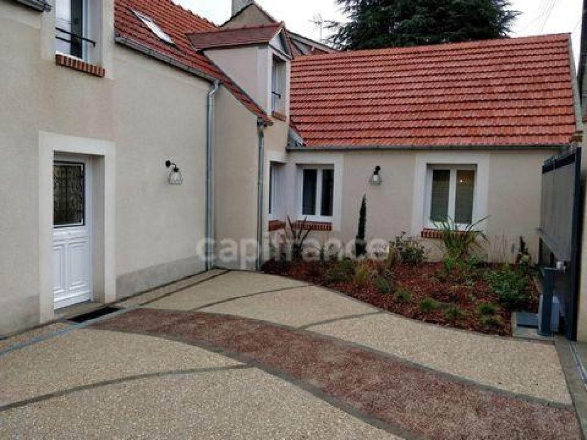 Casa de 4 dormitorios en Olivet, France No. 8671