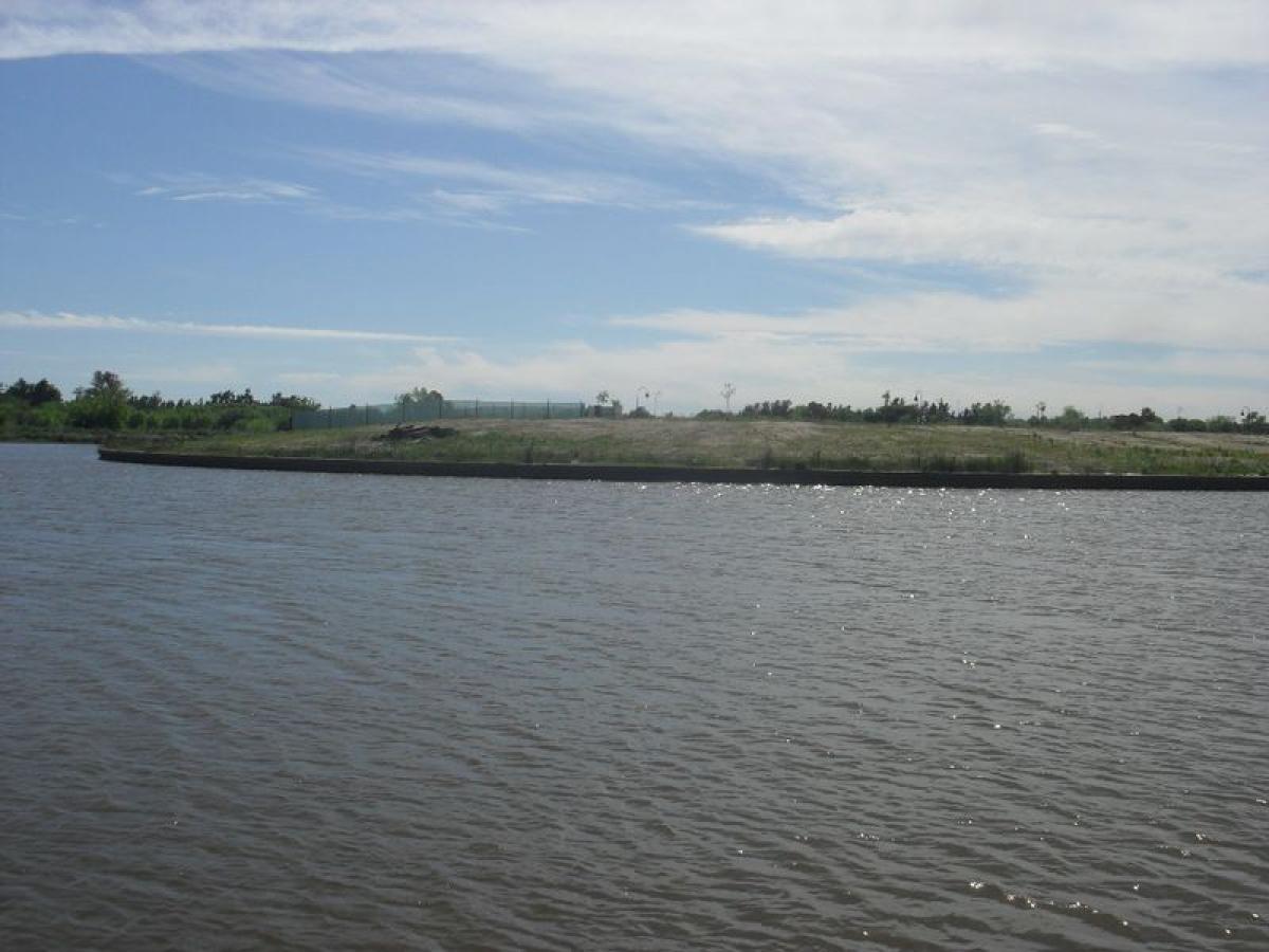  Land in Escobar, Argentina No. 120365