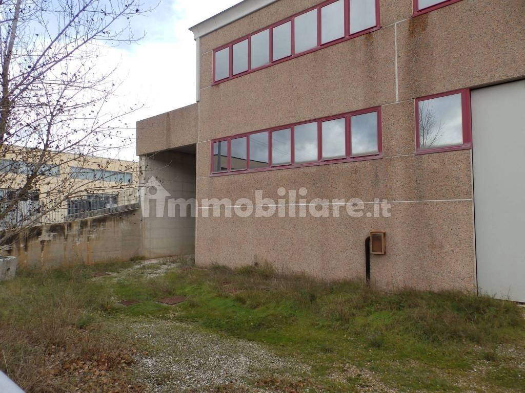  مستودع في Cagli, Italy 1000متر مربع رقم 182249