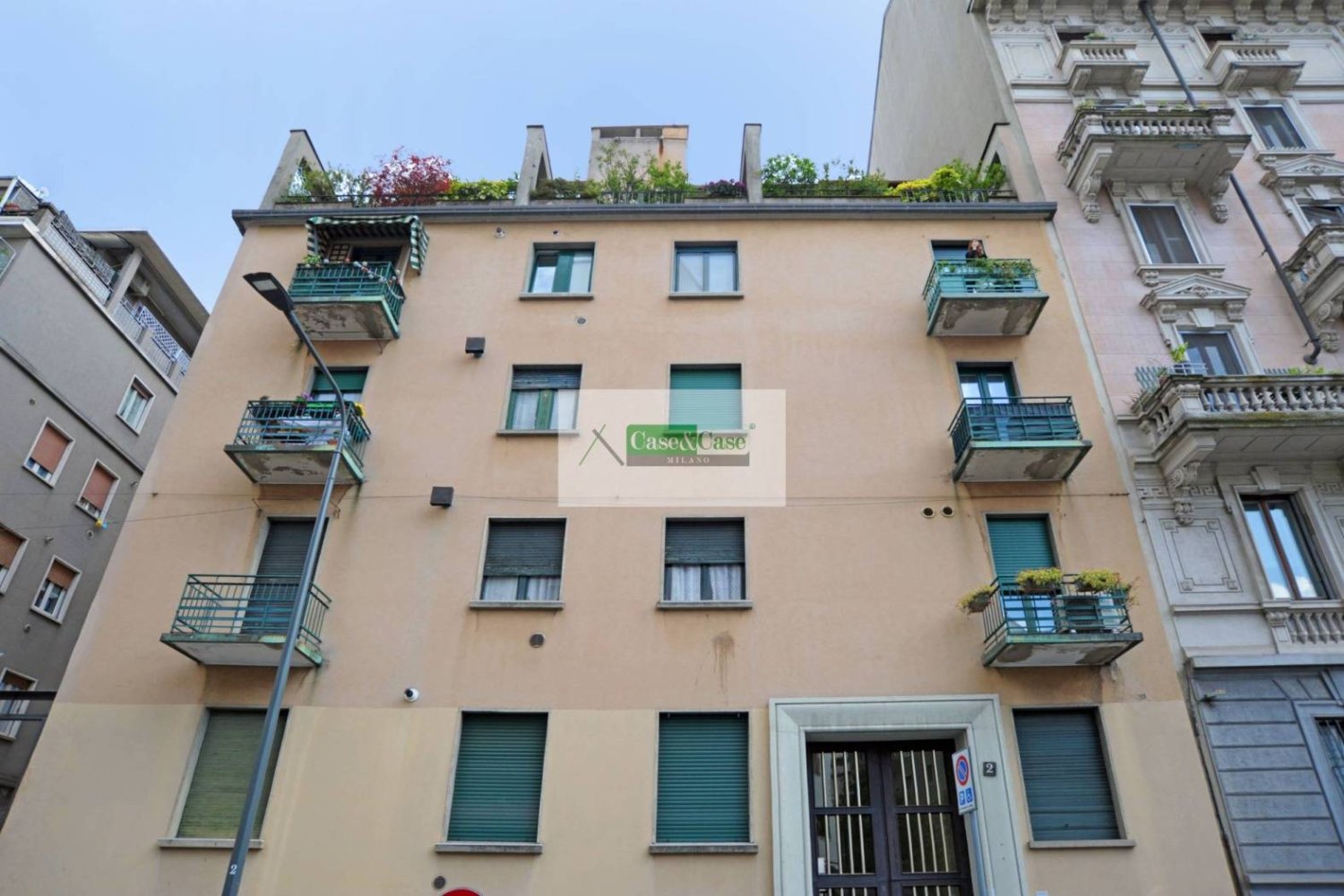 2 bedrooms Apartment in Milan, Italy No. 331599