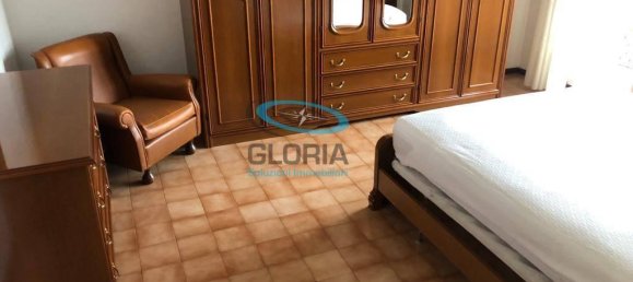 Квартира с 4 комнатами в Фабриано, Италия № 118766 2