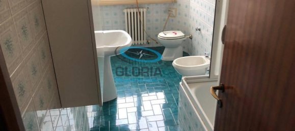 Квартира с 4 комнатами в Фабриано, Италия № 118766 3