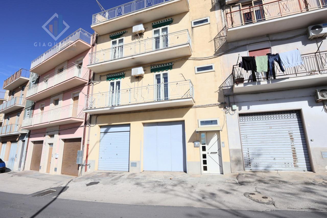 8-salle Maison à Mineo, Italy No. 235964