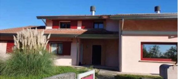 Дом с 12 комнатами в Сальгареда, Италия № 58208 20