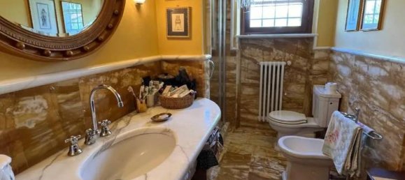 10 rooms Villa in Carrara, Italy No. 318203 24