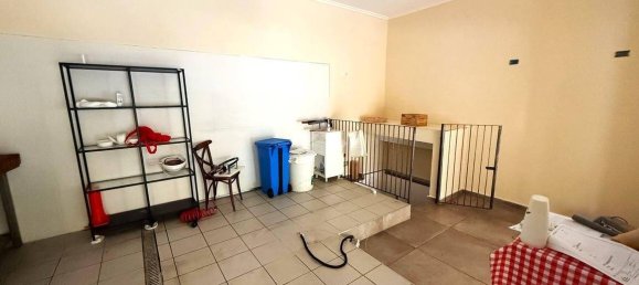 1 room Commercial property in Rome, Italy No. 273665 8