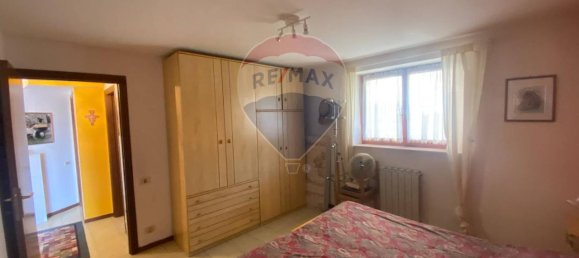 3 rooms Apartment in Recanati, Italy No. 16426 2