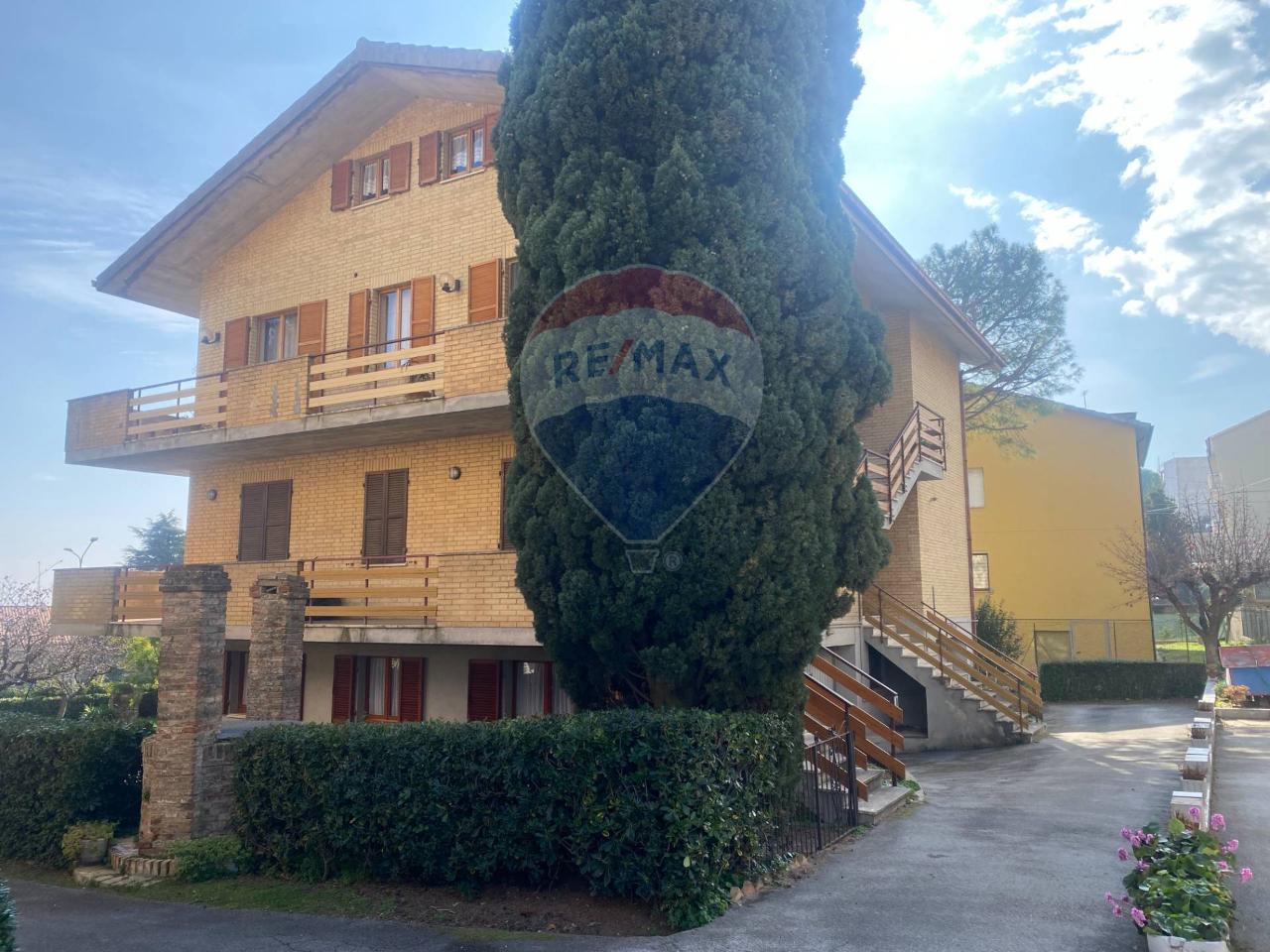 3 rooms Apartment in Recanati, Italy No. 16426