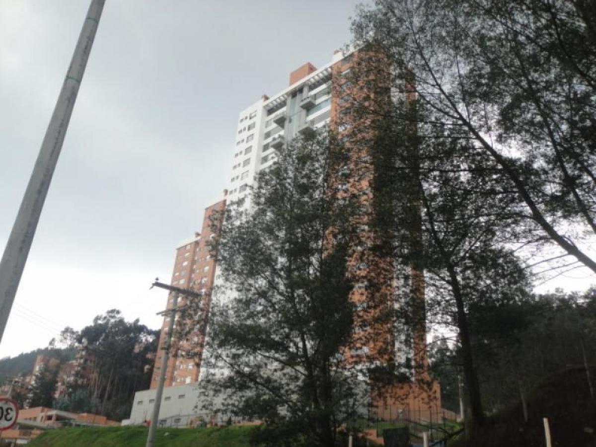 3 bedrooms House in Bogota, Colombia No. 10053