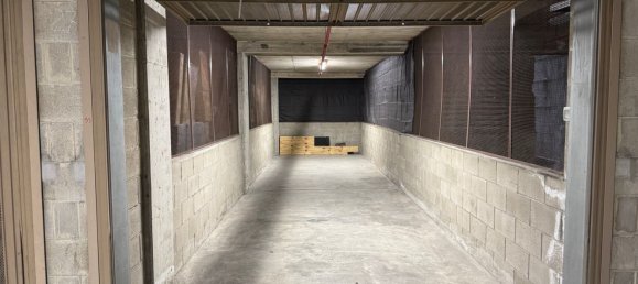 مرآب في Milan, Italy 30متر مربع رقم 258804 2