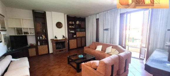 5 bedrooms Apartment in Signa, Italy No. 353127 10