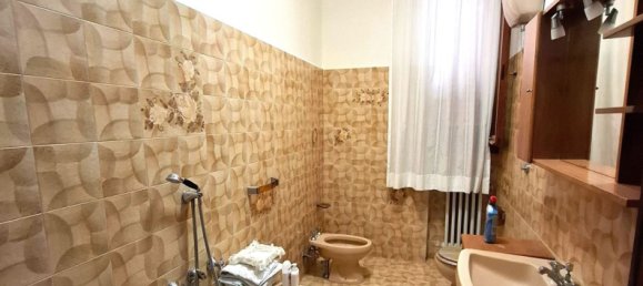 5 bedrooms Apartment in Signa, Italy No. 353127 36