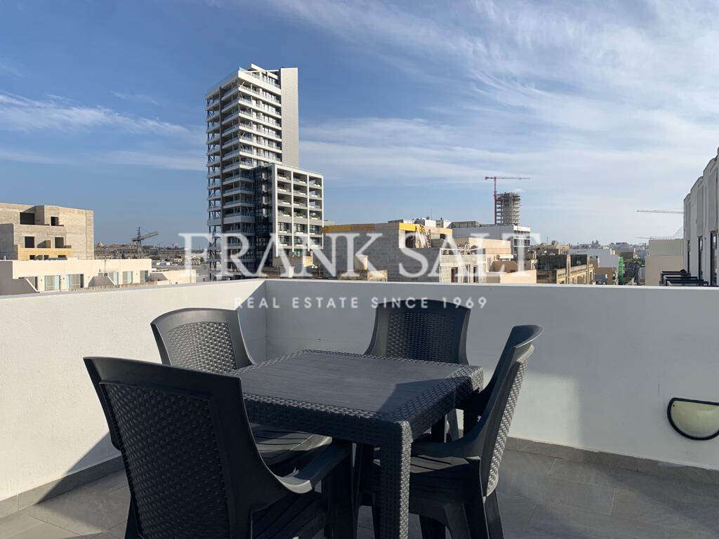 Пентхаус с 1 спальней в Гзира, Мальта № 7275