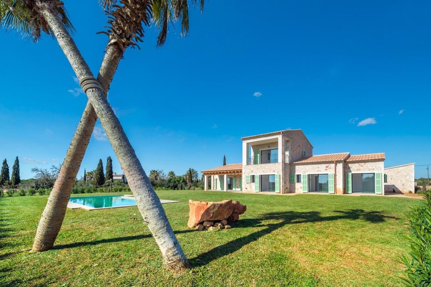 5 bedrooms House in Campos, Spain No. 147503